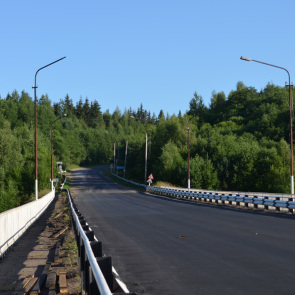 мост через реку Мста